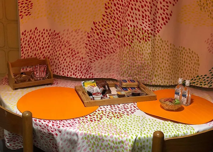 Uncle's Titikas Adamantas (Milos)